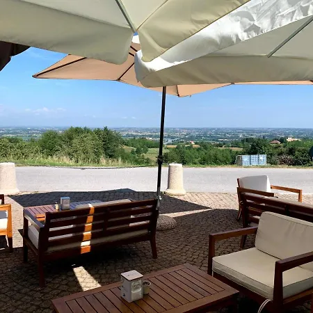 Bed and Breakfast La Dacia In Langa Briaglia